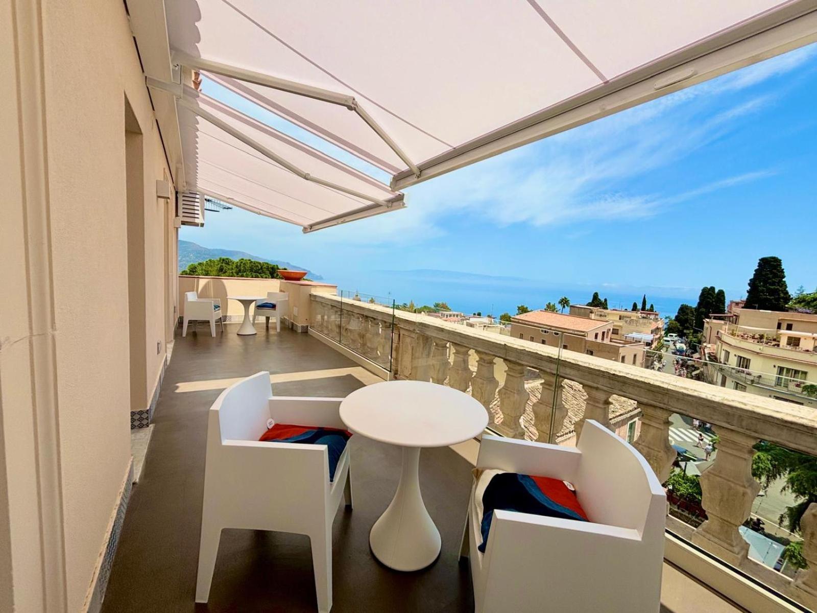 Hotel La Terrazza Di Porta Messina Taormina Esterno foto